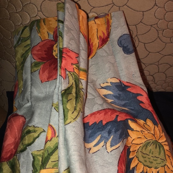 Gorgeous French Country Drape - Picture 3 of 7